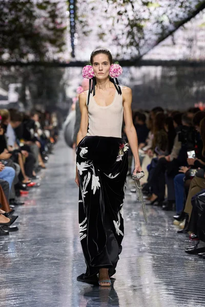 Look 38